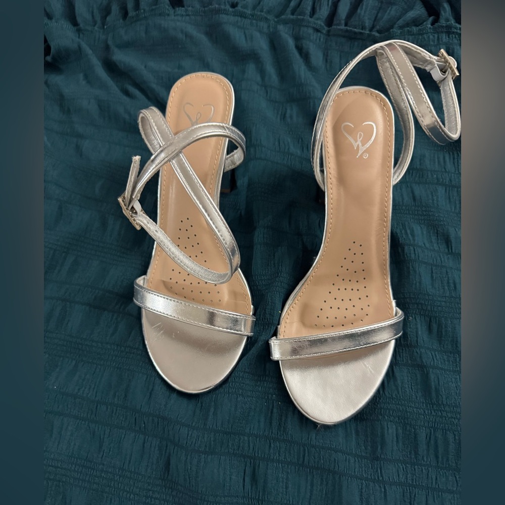 SLIVER HEELS